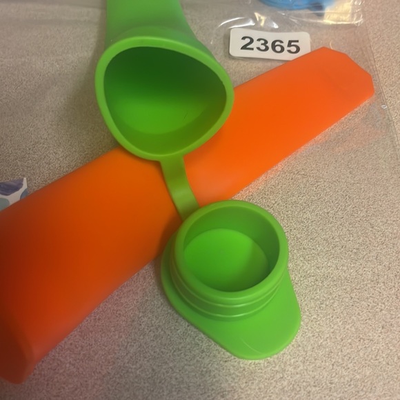 Silicon freezer pop molds - Picture 4 of 4